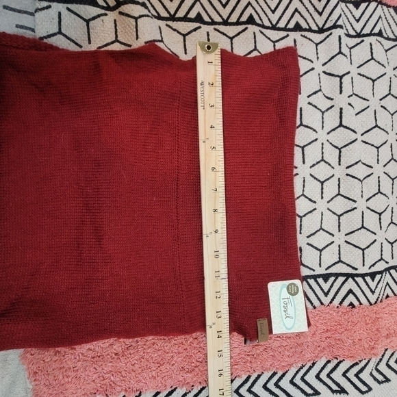 FOSSIL RED INFINITY SCARF - Picture 5 of 7